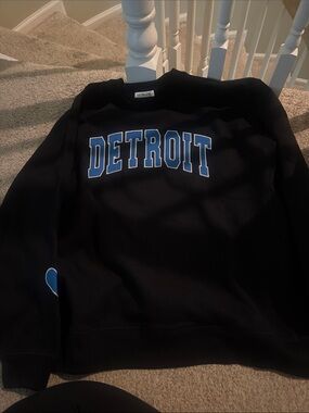 Detroit Graphic Crewneck Sweatshirt - Black/Blue Kiloh and Co unworn oversized